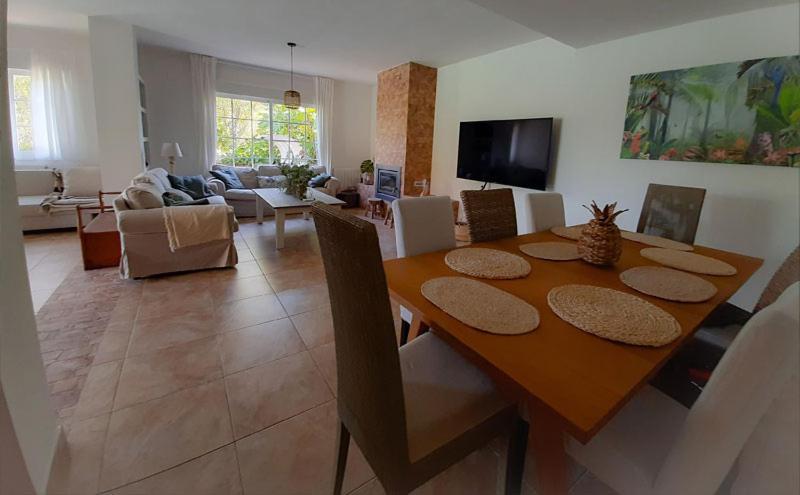Lia Y El Pinar Guest House Olías del Rey Екстериор снимка